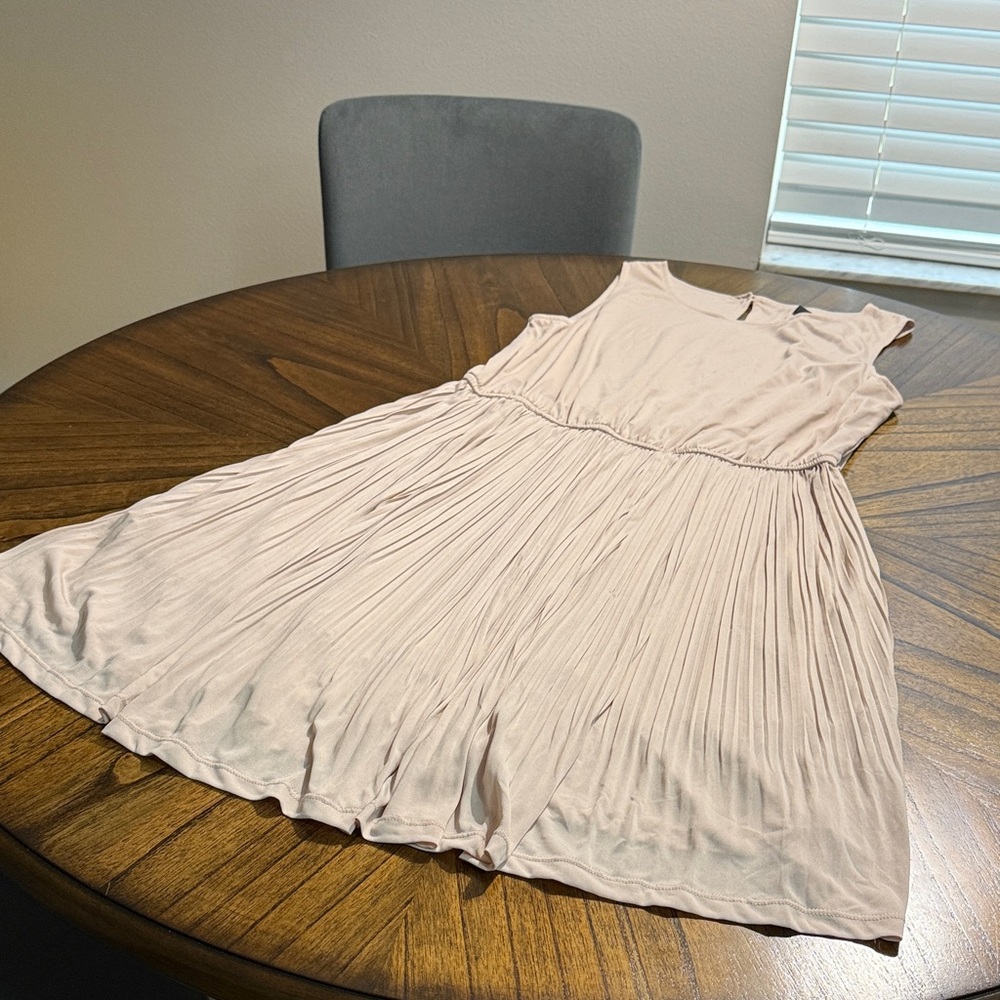 NWT Mossimo Accordion Pleated Cream/Peach Dress